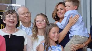 Hd trailer server 1 server 3 server 4 related movies Hollywoodstern Fur Jennifer Garner Affleck Ex Bringt Ihre Drei Kinder Mit