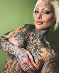 Tattoo Model Mara Inkperial Intime Tatowierungen Tattoo Girls Tatowierungen