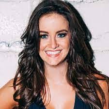 Corinne Fishman's Instagram, Twitter & Facebook