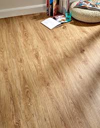 Natural Charm And Modern Functionality Are Brought Together In The Design Of This Natural Oak Luxury Vinyl Flooring From T Lvt Flooring Flooring Vinyl Flooring