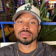 Denzel Alexander (@ayeyozell)