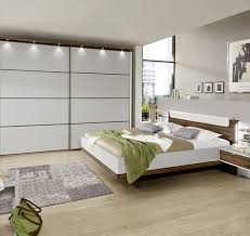 Find your king size bedroom set, queen size bed set or full size bed set in a variety of styles, with dressers. Modern Bedroom Furniture Sets Head2bed Uk