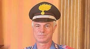 Recanati, il luogotenente Pardi racconta il salvataggio in extremis:  «Minacciava di lanciarsi da dieci metri, con un balzo sono riuscito a  bloccarlo»