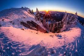 Rasarit de soare a fost construit pe un teren in suprafata de 18.000 mp. F64 Peisaje De IarnÄ