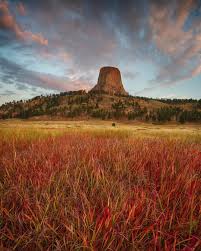 Devils Tower National Monument Rises Above The Rolling Grasslands In Eastern Wyoming Li Devils Tower National Monument Devils Tower National Parks Photography