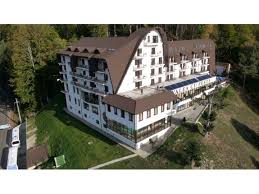 Hotel valea cu pesti's restaurant serves local and international food which can be enjoyed in the spacious dining area or on the outdoor terrace. Cazare Hoteluri Pensiuni Vile Transfagarasan 2021 Facilitati Piscina Interioara Dotari Camere Uscator De Par