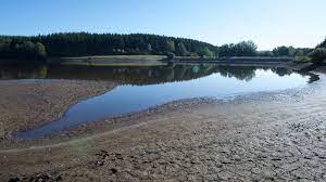 Consultez 95 avis sur le lac du printemps, noté 3,5 sur 5 sur tripadvisor et classé #6 sur 15 restaurants à hayange. Le Lac De Weiswampach Au Plus Bas Le Quotidien