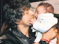 His father was from agra and his mother was from garhwal. Singer Sonu Nigam Nevaan Planned Jagaran First Birthday Orchestra From Delhi Filmibeat