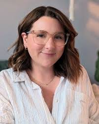 Amanda Steeves's Instagram, Twitter & Facebook