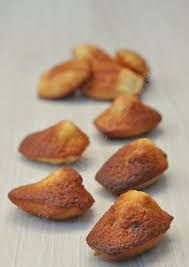 Mini Madeleines A La Banane Dans La Cuisine D Audinette Recette Banane Mure Recettes De Cuisine Cuisine