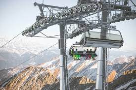 Und in der dämmerung, genau in einer stunde, wird die seilbahn wieder in betrieb gehen. Sesselbahn Wikipedia
