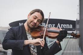 House of cards er en amerikansk politisk dramaserie fra 2013, produsert av beau willimon. David Garrett In Berlin Fotomensch Berlin