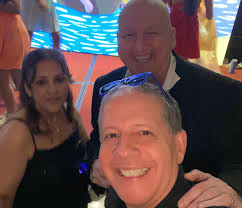 Noche familiar celebrando los 15 años de mis ahíjados @itsmiadlg y  @itsroccodlg Digamos que fue una buena fiesta, jeje. A seguirla  @karenzamoras y @gasdelaguardia con estas 2 maravillosas personas que  apenas están