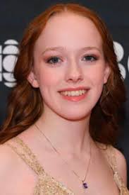 Биография актрисы Эмибет МакНалти в роли Вики из сериала Странные вещи