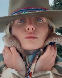 jacksonholependleton bring your full energy to the table, let them decide  if they can keep up 🐎 @winhelenarosa following in #wilhey's footsteps as a  Pendleton pup. #winnierosa