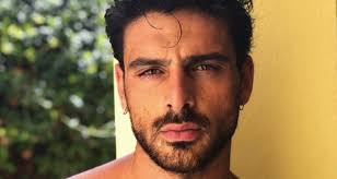 At least—he's not dating anyone publicly. Lei E Pazzesca Michele Morrone Chi E La Sua Nuova Bellissima Fiamma