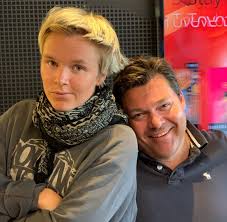 Vida lill er innom for å skravle om kompani lauritzen, paradise hotel og til og med northug! P5 Hits Frokostshowet Er Tilbake Med Vida Lill Facebook
