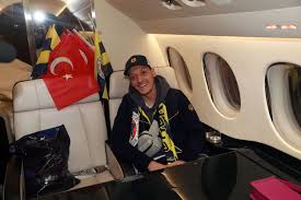 Ozil is set to earn €3 million (£2.5m/$3.5m) a year at fenerbahce after being paid an. Mesut Ozil Completes Move To Turkey S Fenerbahce Daily Sabah