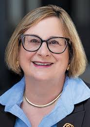 Kimberly Glassman's Instagram, Twitter & Facebook