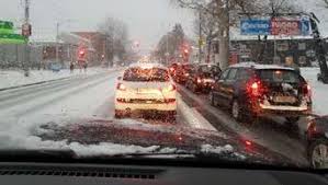 Schwere unwetter haben ab sonntagnachmittag und in der nacht auf montag weite teile österreichs überzogen. Salzburg Heftiger Schneefall Und Sturmboen Sorgen Fur Verkehrsprobleme Welt News