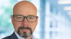 Justin Boles's Instagram, Twitter & Facebook