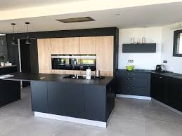 Une cuisine ikea customisée frenchy fancy. Realisation De Cuisines En Utilisant Le Bois Conception Et Installation De Cuisines A Brest Et Dans Le Finistere Cuisines Camille Foll
