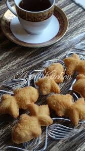 Asalkan teksturnya lembut dan gebu sedap masuk dalam mulut, memang jadi kegemaran ramai. Kuih Bahulu Menggamit Kenangan Di Kampung Halaman Azie Kitchen