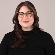 Lauren Clapp's Instagram, Twitter & Facebook