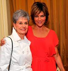 Lisa Rinna: Naked Pictures Rule! - The Hollywood Gossip