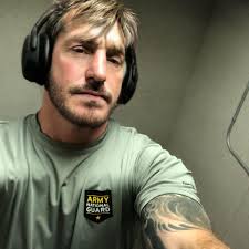 What food and macro apps are iPhone users recommending?