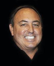 Who is as Better Singer?: Paul Stanley or Robert Plant