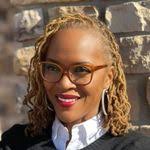 Fashion Influencers Over 50 (Standard (5'4~5'8), Medium Straight Size)