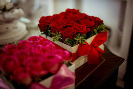 Send love flowers to your sweetheart and sweep them off their feet with a rose gift delivered straight to their door step. Image Of Box Red Roses Romantic Love Flowers Woman Free Photo 100019961