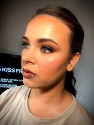 Any lash artist doing any promos right now for full sets not wanting to  spend an arm and a leg to get and keep my lashes done!