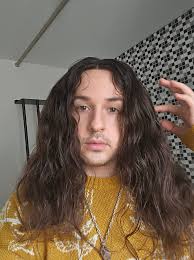 One year to go till I reach my goal of knee-length :-)