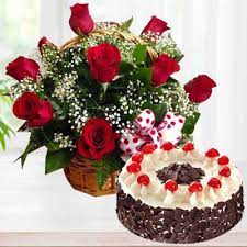 Send late night delivery of gifts to your loved ones with midnight birthday cake for girlfriend: Flowers Delivery At Midnight Same Day Midnight Gifts To India