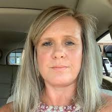 Kara Mellett (@ksmellett)