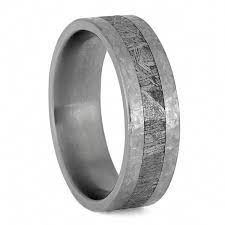Hammered Titanium Men S Wedding Band With Gibeon Meteorite 3732 Titanium Wedding Band Mens Wedding Rings Simple Titanium Wedding Band