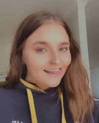 Alicia Molnar's Instagram, Twitter & Facebook