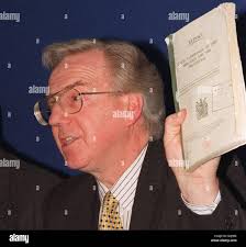 S 3 15 26 hi-res stock photography and images