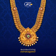 A Necklace That Combines Skilled Artistry And Unparalleled Design From Its Layere Winter Bridal Jewelry Bridal Accessories Jewelry Bridal Jewellery Indian