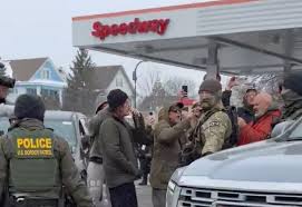Protesters, federal agents clash at 3 Minneapolis Speedway stores