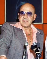 D'origine grecque, aristotelis alias telly savalas incarne durant cinq ans kojak dans la série éponyme des années 1970 et reçoit un emmy award pour cette interprétation. Telly Savalas The Official Website Of Telly Savalas