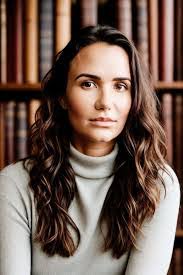 Lauren Kaplan's Instagram, Twitter & Facebook