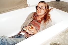 Best boyfriend, pizza band member, painter, #1 bill goldberg fan, voted 3rd most likely to be president from the cast of home alone. Kevin Allein Zu Haus Das Macht Macaulay Culkin Heute Musikexpress