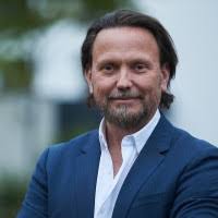 20+ perfiles de «Stenger»