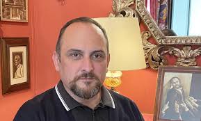 Paul Orsi präsentiert bis 9. Juni Zeichnungen und Aquarelle im  Rathaus-Foyer