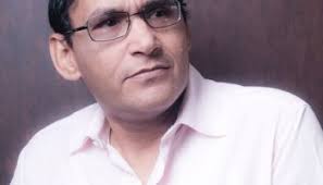 Crónica: Efrén Calderón, sigue lleno de sentimientos y luchando contra el  viento -