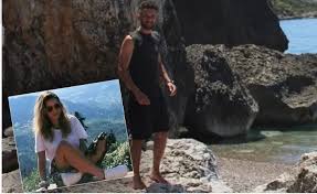 Σε τραγική κατάσταση είναι η οικογένεια της 26χρονης γαρυφαλλιάς που δολοφονήθηκε στη φολέγανδρο από τον σύντροφό της κατά τη διάρκεια των διακοπών τους. Bwviqmjdtnla0m