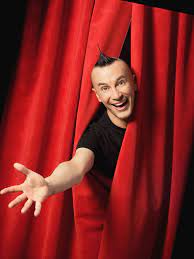 Arturo brachetti (torino, 13 ottobre 1957) è un attore, cabarettista, regista teatrale e trasformista italiano. Foto Di Arturo Brachetti